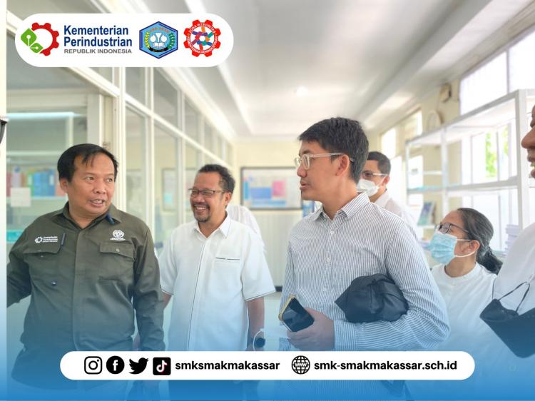 { S M A K - M A K A S S A R} : Sosialisasi percepatan pelaksanaan  program kegiatan SMAK Makassar